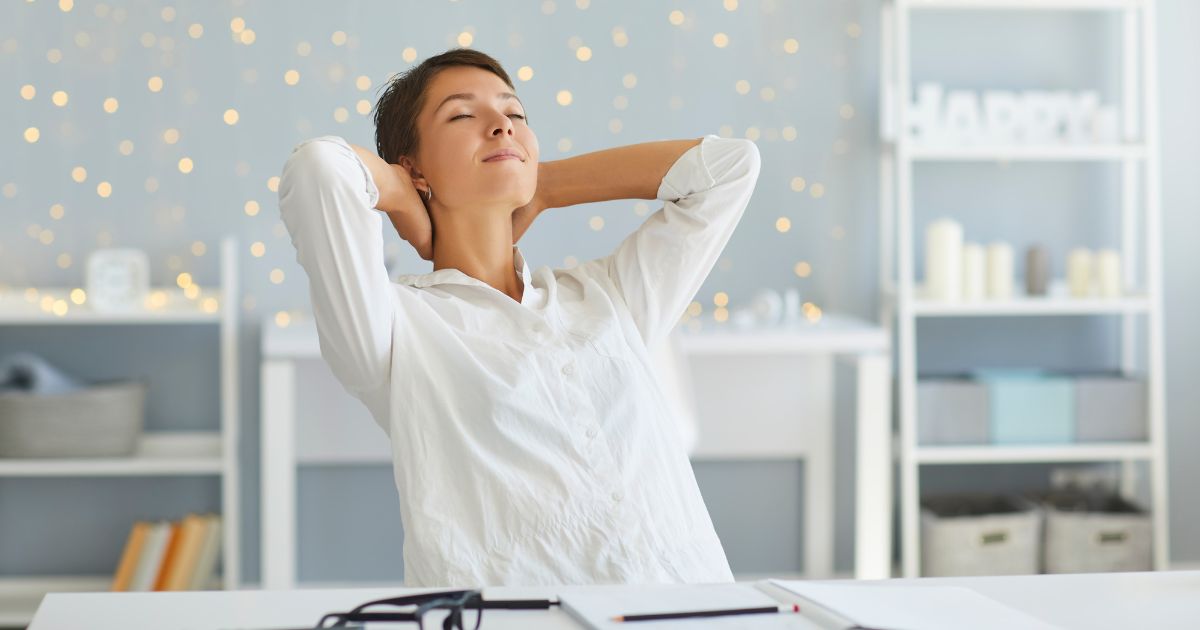 潜在意識を整えている女性のイメージ